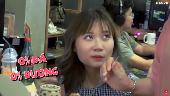 Món trà sữa bay lắc của cô nàng lần nữa khiến tất cả đồng nghiệp tá hỏa. Ai ai cũng tranh thủ trốn để không phải làm bạn với Tào Tháo.