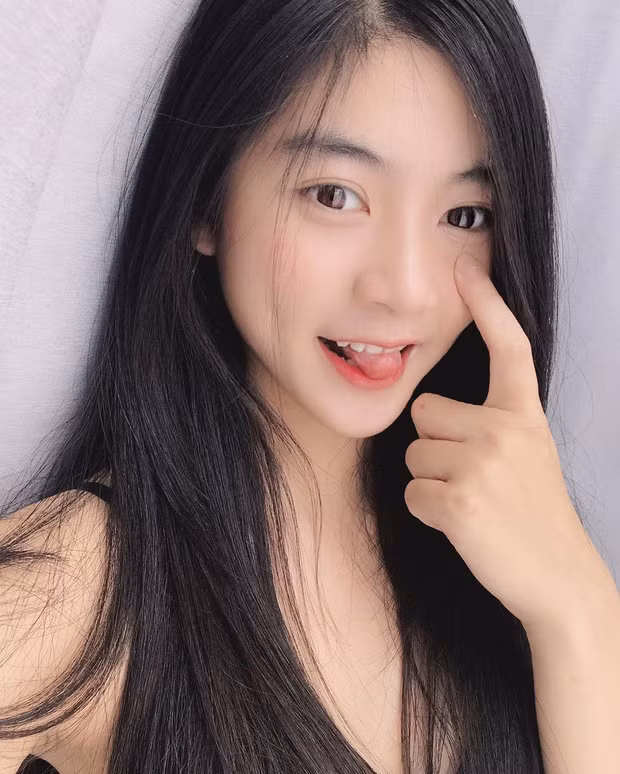 Hot girl 9x từng gây ấn tượng cách đây 3 năm khi tham dự cuộc thi Miss Teen 2017, đại sứ du lịch Việt – Hàn.