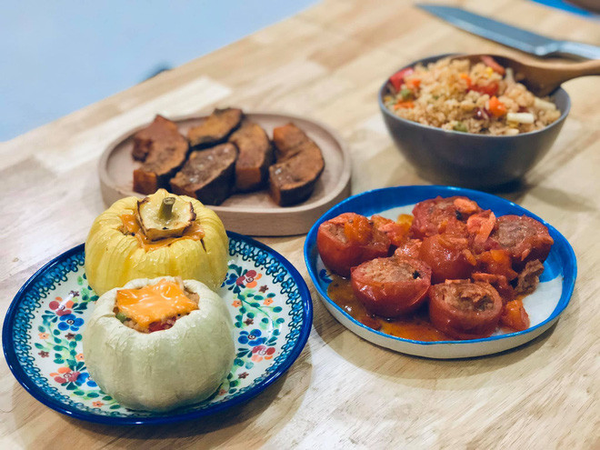 Được biết, thời gian để Phúc Du thực hiện mâm cơm nhà là khoảng 30 phút đến 1 tiếng để tự nấu đủ các món mặn, canh và xào/hấp.