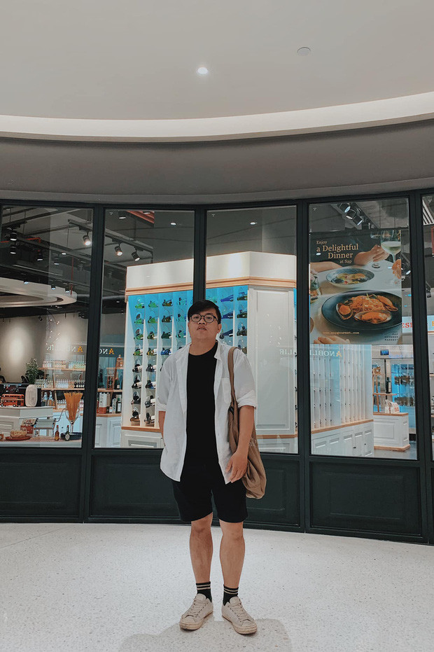 Mới đây, loạt mâm cơm của anh chàng có tên Phúc Du (30 tuổi, ở Sài Gòn) đã khiến cộng đồng mạng trầm trồ khen ngợi vì quá ngon lành và bắt mắt.