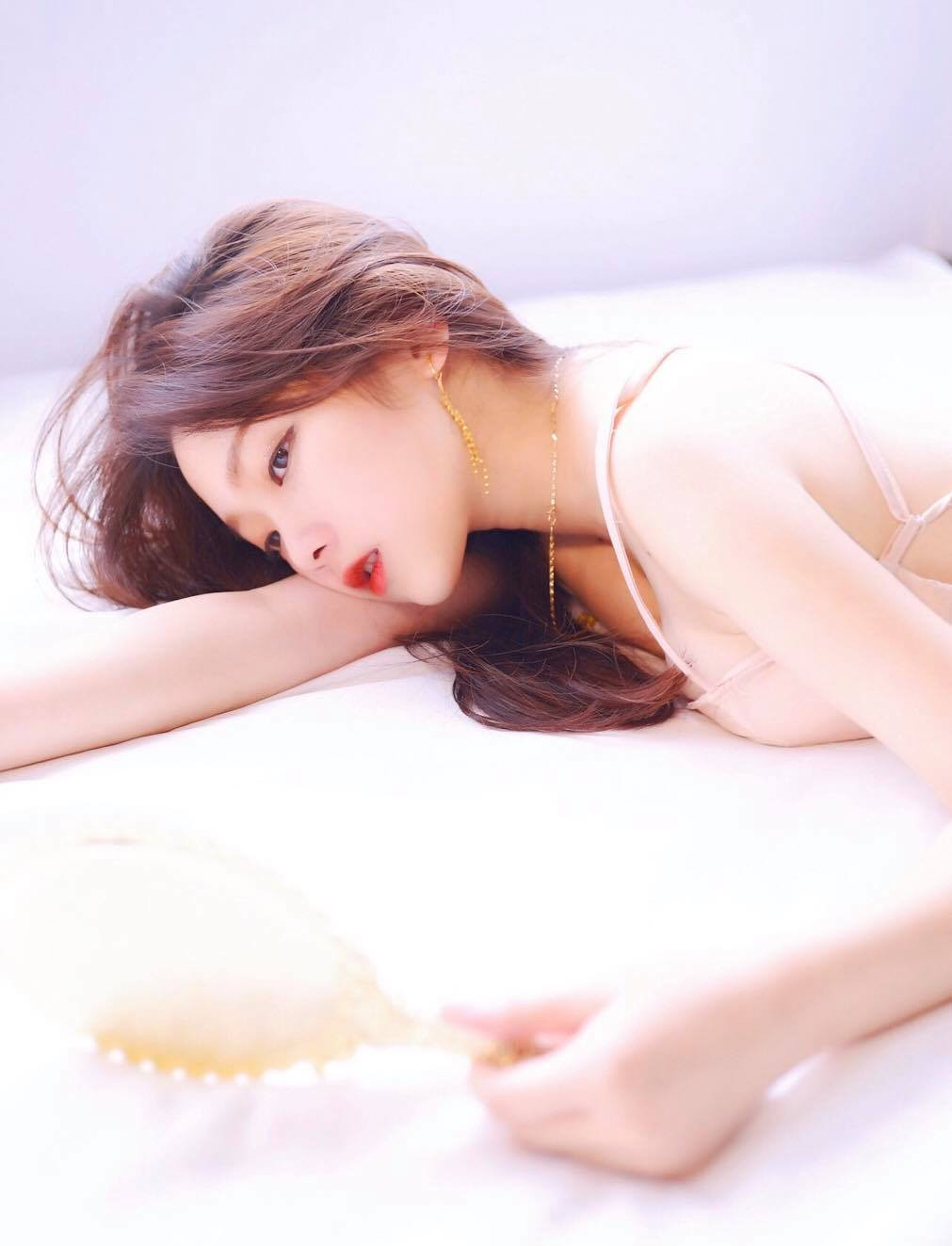 Nổi tiếng và nhận được sự quan tâm từ mọi người trên các trang mạng xã hội vừa là niềm vui cũng như là thử thách của Linh Chi.