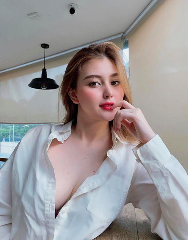 Wilson Nhật Anh hay Trần Nhật Anh (18 tuổi) là một hot girl nổi tiếng trên mạng xã hội với vẻ ngoài phồn thực.