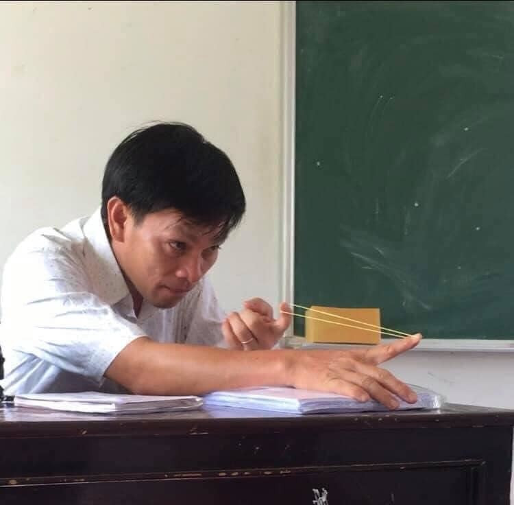 Những khoảnh khắc "bá đạo" của thầy giáo cũng là kỉ niệm khó quên dành cho lứa tuổi học trò.