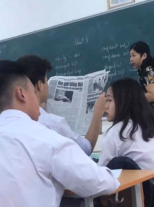 Những ai xa trường, xa lớp, xa thầy cô bạn bè thì mới thấm đượm những kỉ niệm tuổi học trò mà nhìn thôi cũng muốn quay lại thời điểm cắp sách tới trường ấy.