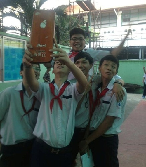 Chụp ảnh "tự sướng" cũng phải có thần thái.