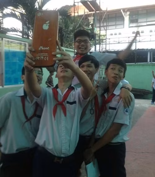 Chụp ảnh "tự sướng" cũng phải có thần thái.