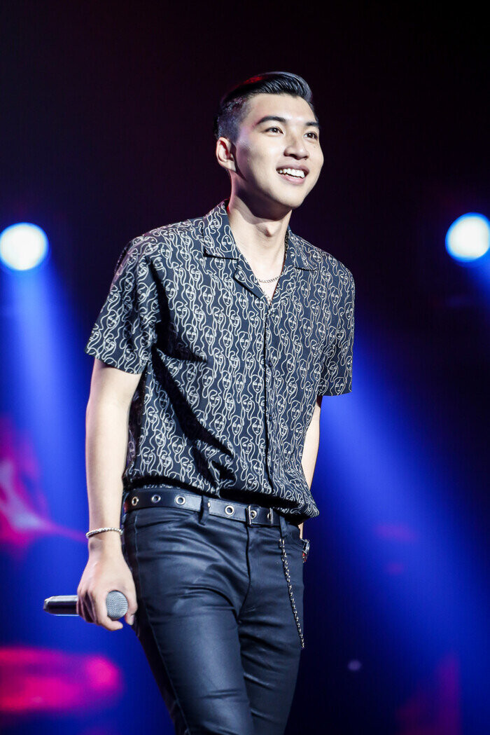 Dù là tân binh của làng rapper nhưng Hieuthuhai được khán giả yêu thích, xuất hiện trong bảng xếp hạng các ca khúc được nghe nhiều nhất hiện nay