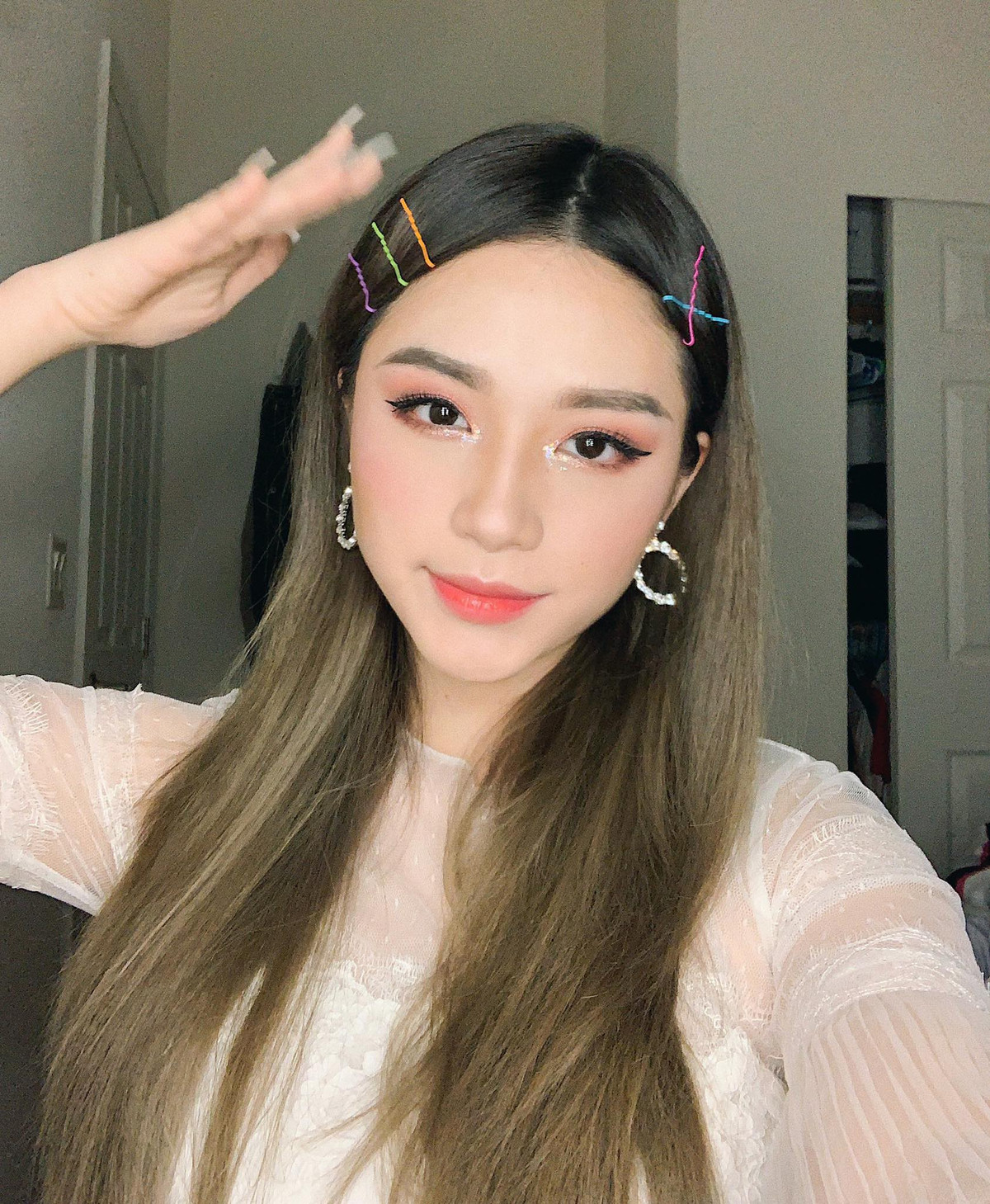 Vương Hoàng Mai Diz (sinh năm 2000) được biết đến là nữ sinh đình đám nhất nhì trường Marie Curie.