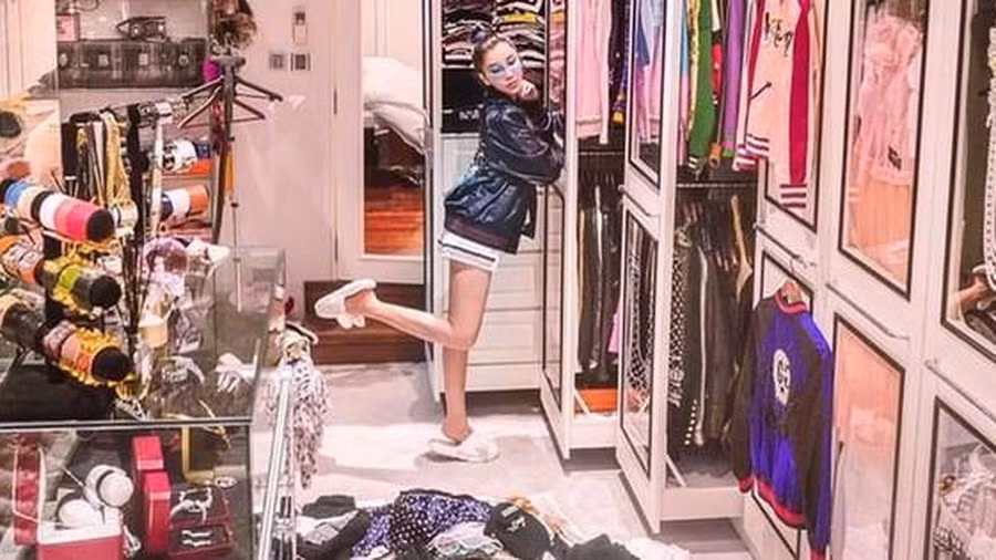 Số cư dân mạng khác lại cho rằng nhiều bạn trẻ sống dựa vào bố mẹ quá cũng không nên.