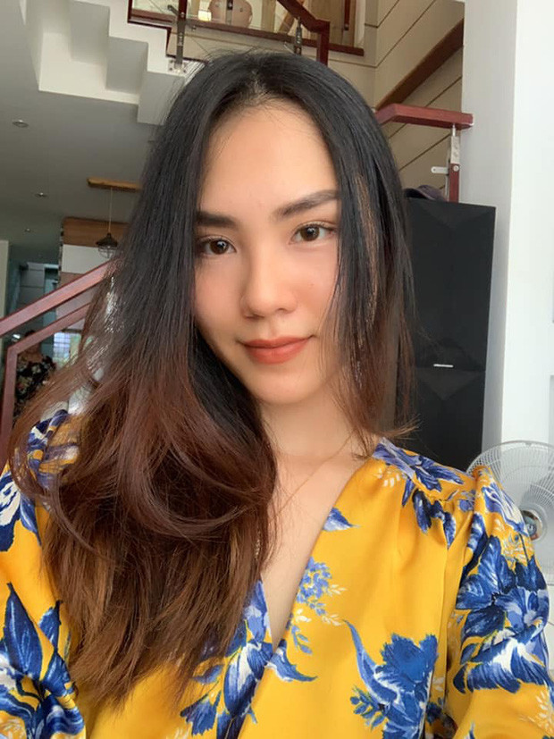 Cô nàng cũng sở hữu nét đẹp dịu dàng, thu hút người xem.