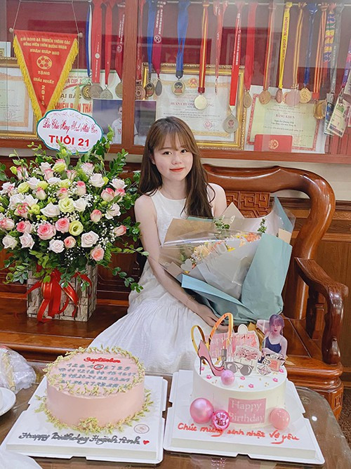 Huỳnh Anh đã có một cuối tuần tuyệt vời cùng người thân, bạn bè đón chào tuổi 21.