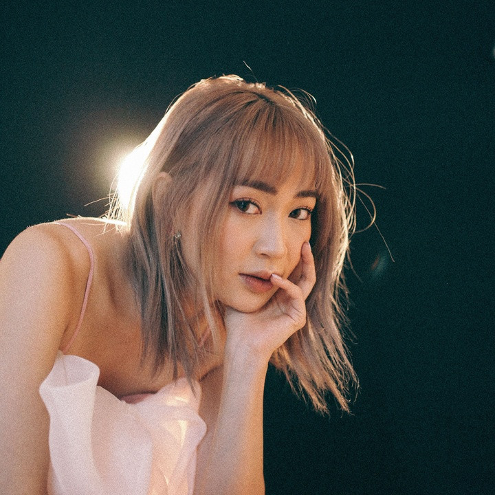 Là một trong số những hot girl Hà thành được nhiều người chú ý, Sun Ht dù không tham gia quá nhiều vào làng giải trí nhưng vẫn có một lượng lớn người hâm mộ.