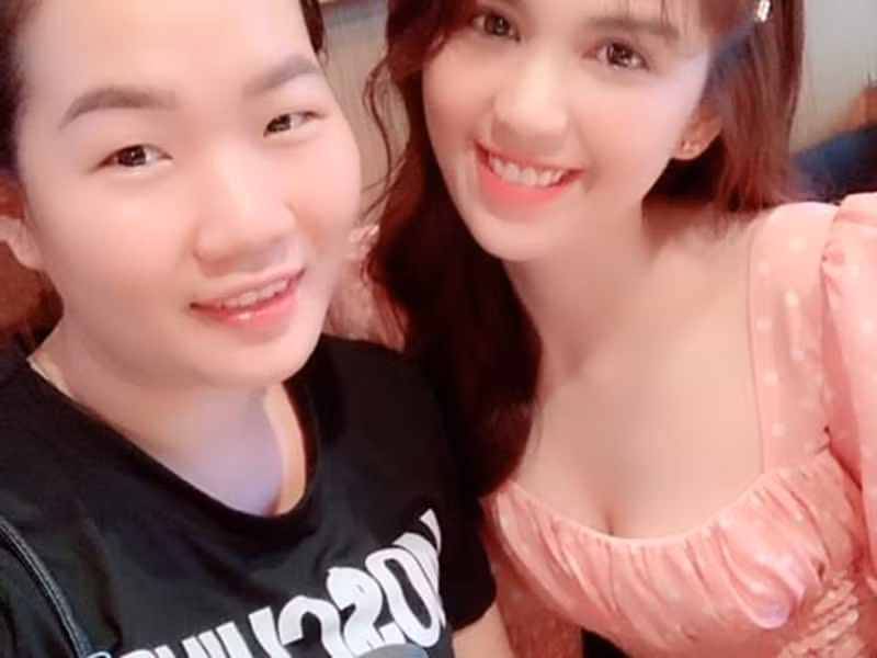 Trước đó, Ngọc Trinh cũng gây chú ý khi tiết lộ mức lương trả cho người giúp việc khá hậu hĩnh. Nhiều người dự đoán có thể lên tới hàng chục triệu đồng khi "nữ hoàng nội y" chia sẻ vừa lãnh lương người giúp việc nhà cô đã tậu ngay được 1 chiếc túi hiệu "chanh sả".