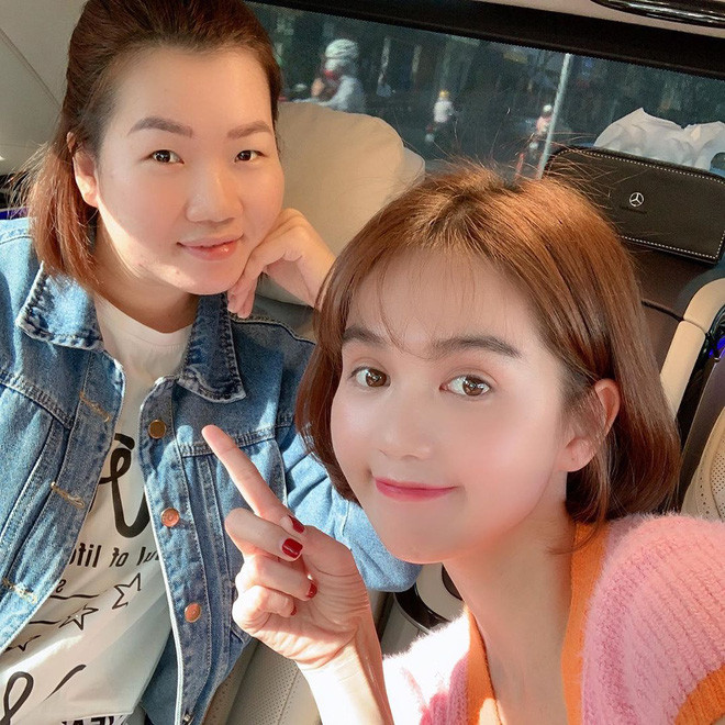 Một trong những lý do được dân mạng đưa ra chính là cô nàng được "chủ tịch" Ngọc Trinh chăm nhân viên rất mát tay.