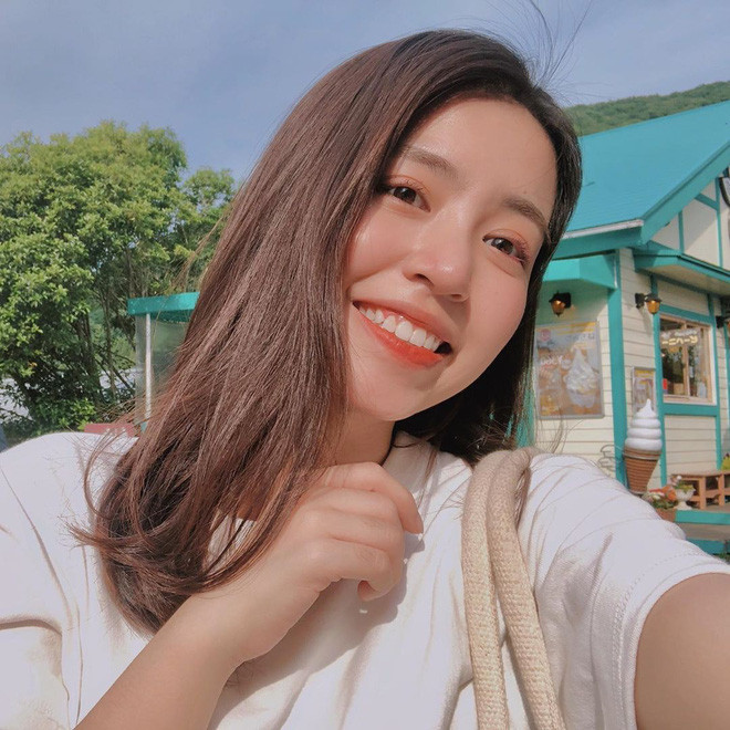 Phong cách quen thuộc của Mẫn Tiên luôn rất chừng mực, đáng yêu nên cô nàng còn được ví như "crush" lý tưởng của mọi chàng trai.