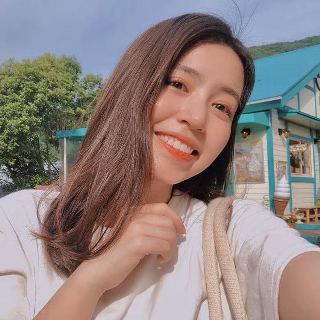 Phong cách quen thuộc của Mẫn Tiên luôn rất chừng mực, đáng yêu nên cô nàng còn được ví như "crush" lý tưởng của mọi chàng trai.