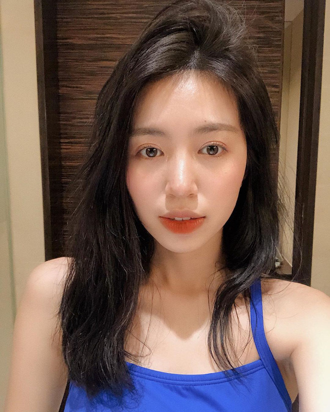 Mới đây, chỉ một vài khoảng khắc khoe ảnh mặt mộc mà cô nàng đã khiến dân tình phải lịm tim vì nhan sắc cực phẩm này.