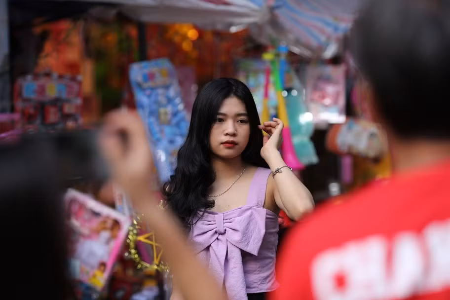 Nhiều mẫu ảnh diện bộ váy xinh xắn thu hút nhiều ánh nhìn, ai cũng muốn có bức ảnh đẹp nhất tại đây.