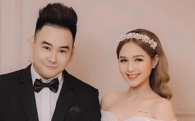 Cặp đôi này đã "về chung một nhà" trước sự chúc phúc của gia đình và bạn bè vào cuối năm 2019.