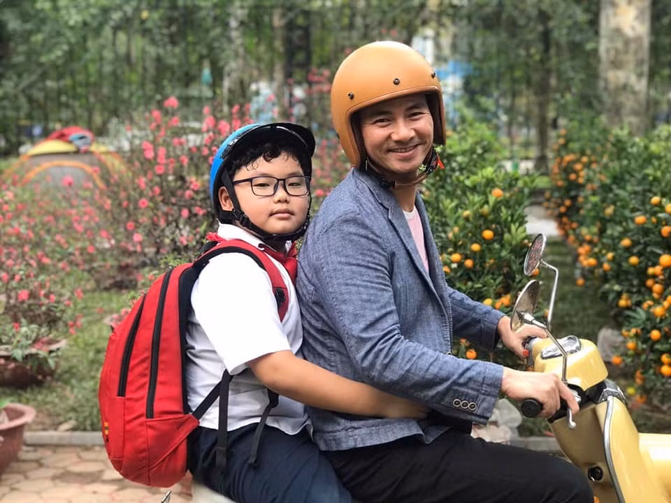 Bi béo không chỉ đáng yêu mà còn rất tốt bụng, biết quan tâm, biết chia sẻ với mọi người.