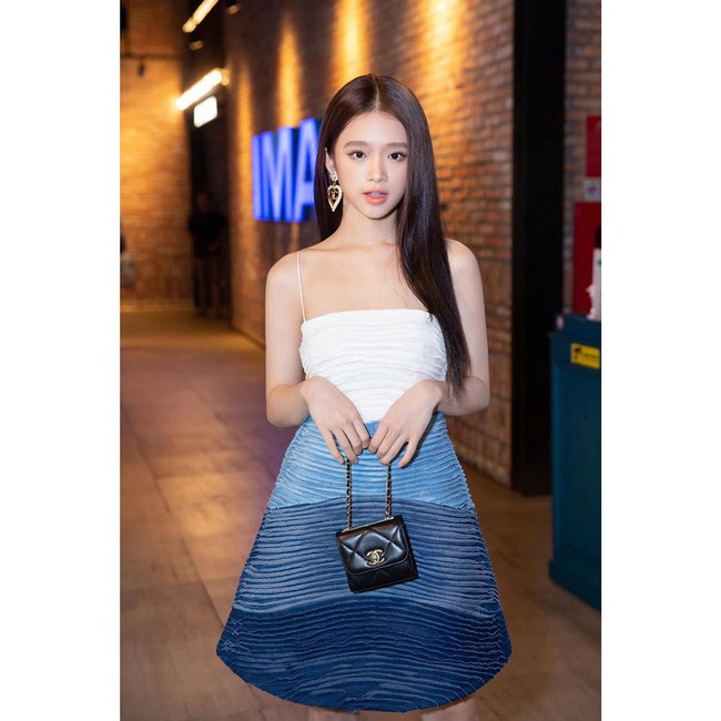 Đặc biệt, hơn hết là sự nghiệp trong showbiz của cô nàng cũng phát triển theo chiều hướng tích cực.