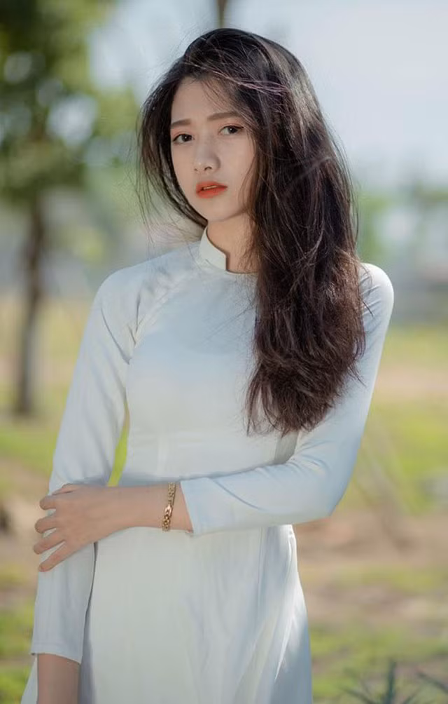 Khoảnh khắc đẹp trong veo của Thùy Trang khiến dân mạng ngẩn ngơ thương nhớ.