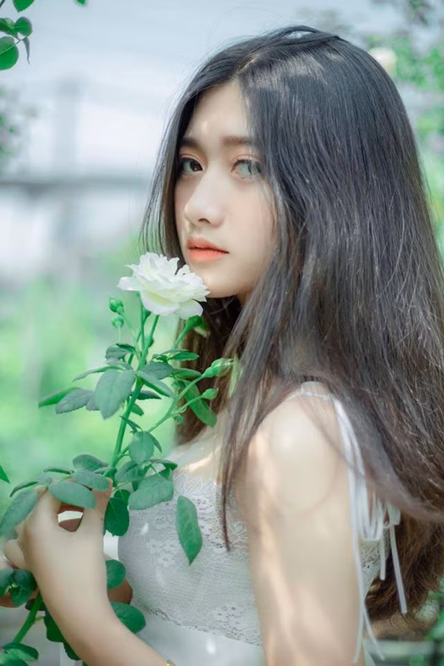 Những khoảnh khắc trong lễ tổng kết năm học được Thùy Trang đăng tải trên mạng xã hội nhận được lượt tương tác “khủng”.
