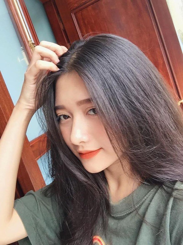 Ngoài thời gian dành cho việc học, gái xinh này cũng thử sức với vai trò mẫu ảnh.