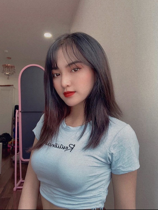 Người đẹp Sóc Trăng sở hữu chiều cao 1m67 với số đo 3 vòng là 84-62-95.