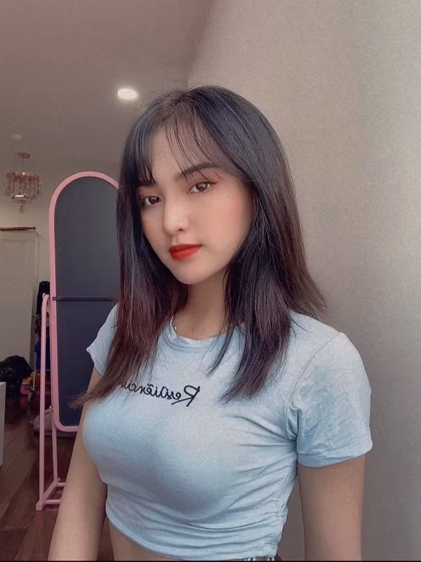 Người đẹp Sóc Trăng sở hữu chiều cao 1m67 với số đo 3 vòng là 84-62-95.