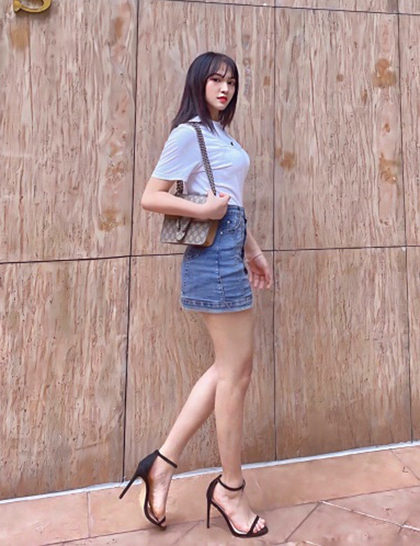 Hình ảnh đời thường của Tuyền khiến dân tình gợi nhớ tới hình ảnh của các nữ thần tượng Hàn Quốc.