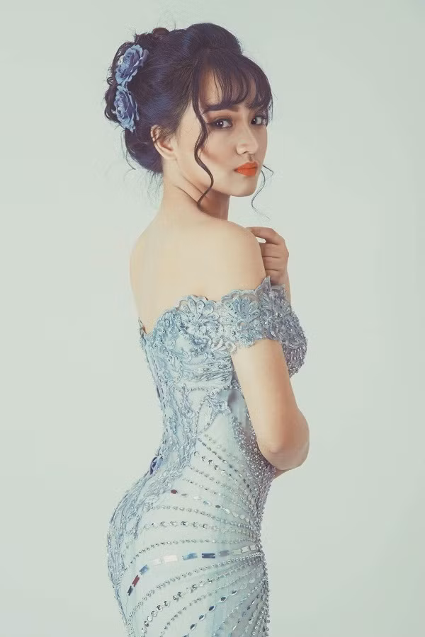 Không quá nổi bật về hình thể nhưng vẻ ngoài cá tính cùng phong cách ăn mặc ấn tượng đã giúp Ngọc Tuyền "ghi điểm" trong lòng người hâm mộ.