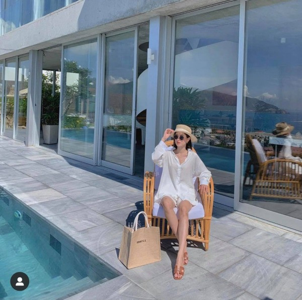 Từng là sinh viên Đại học Thăng Long, Nguyễn Lê Vi gây rất nhiều thương nhớ cho cộng đồng mạng lẫn những người đối diện ngay lần đầu gặp mặt.