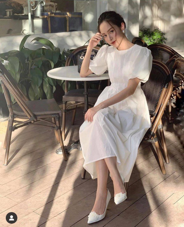 Thời điểm đó, hot girl 9X thậm chí đã phải tuyên bố tạm dừng công việc làm mẫu ảnh để nghỉ ngơi, ăn uống, lấy lại vóc dáng cân đối như xưa.