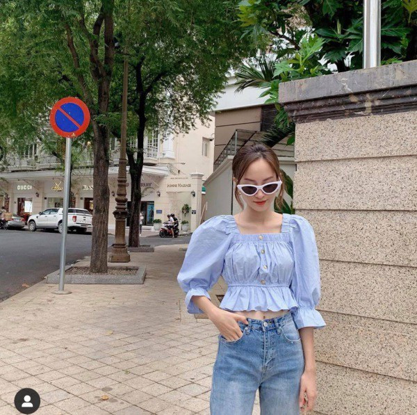 Gái xinh này có phong cách thời trang rất Hàn Quốc, vừa nữ tính vừa sang trọng.