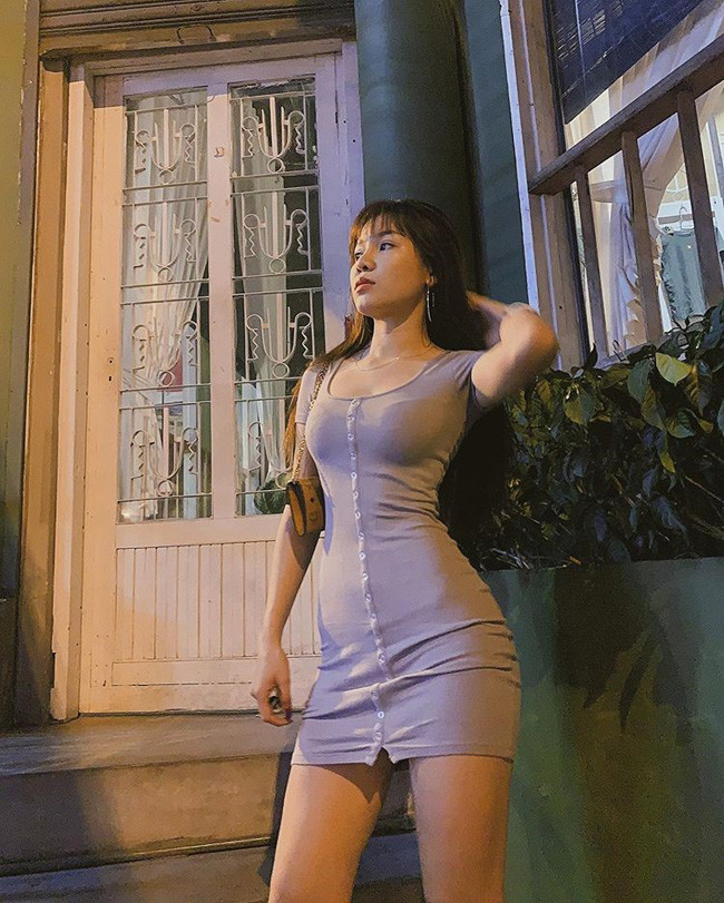 Tuy vậy, với những gì cập nhật trên mạng xã hội, dân mạng vẫn nhận ra cặp đôi đang yêu đương mặn nồng.