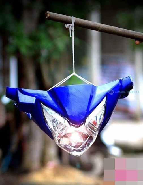 Những chiếc đèn lồng tự chế đã trở nên quen thuộc vào mỗi dịp trung thu đến. Cũng từ chủ đề này mà dân mạng đã sưu tầm hẳn một bộ ảnh đèn lồng vô cùng bá đạo.