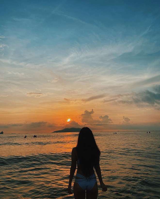 Thân hình của Chù quả thực là cực phẩm hiếm có với đường cong vòng nào ra vòng nấy.