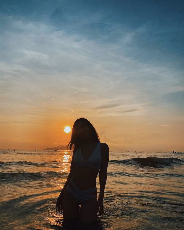 Cô nàng 25 tuổi này là một trong những hot girl đời đầu thu hút đông đảo sự quan tâm của giới trẻ.