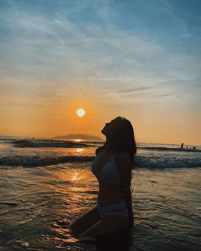 Thần thái cuốn hút là thế mạnh của Chù trong mỗi bức ảnh.