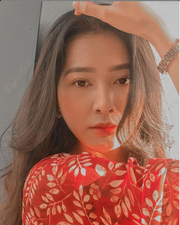 Tại cuộc thi "Hoa khôi Đại học Huế 2020", người đẹp này đã gây ấn tượng với phần thi tài năng tái hiện nghệ thuật pha trà cung đình và được ban giám khảo đánh giá cao với câu trả lời ứng xử thông minh ở vòng chung kết.