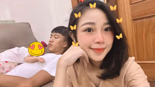 Tuy nhiên, kể từ khi lấy vợ có con, Phan Văn Đức cho người hâm mộ thấy một khía cạnh khác về con người anh.