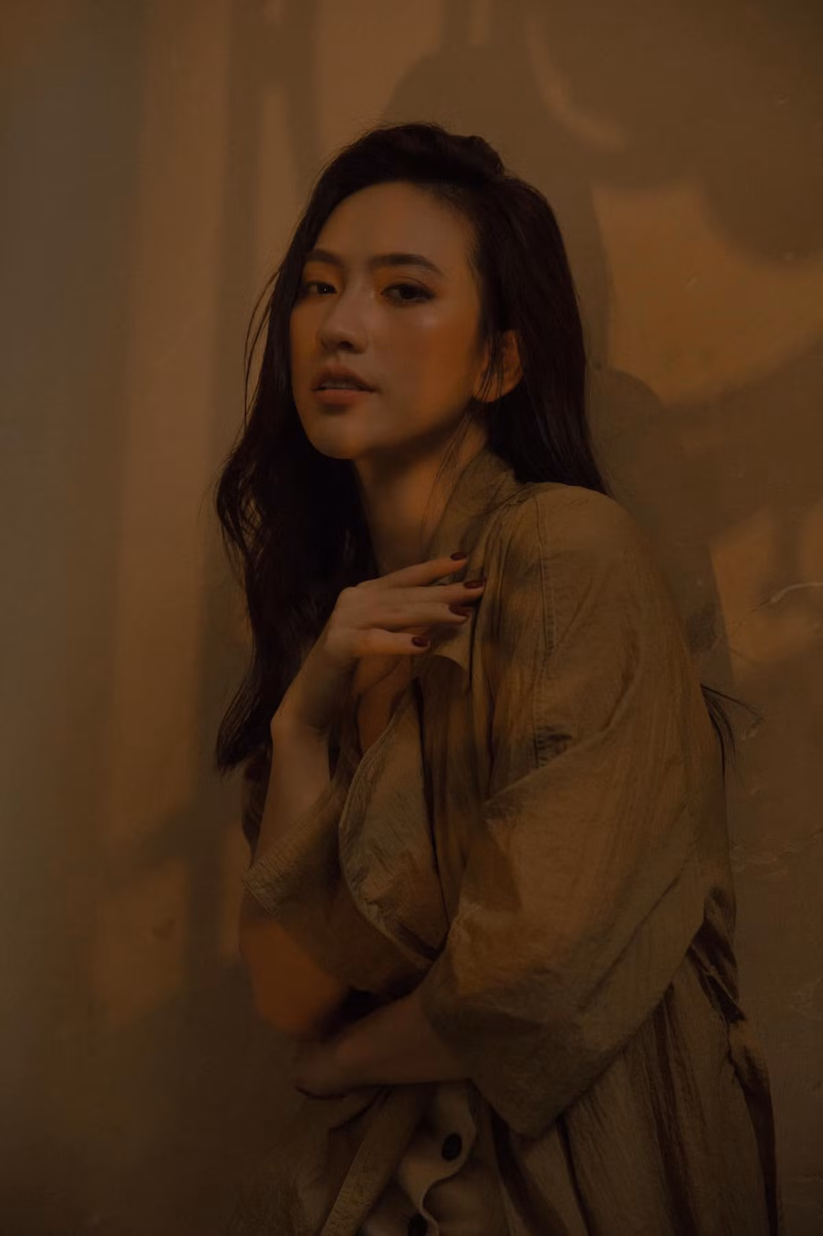 Trước khi nổi tiếng với vai trò diễn viên, cô từng được biết đến như hot girl với ngoại hình nổi bật.