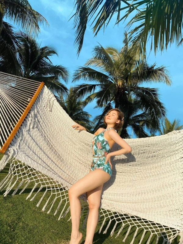 Hậu scandal, hiện tại Trâm Anh đang có cuộc sống không còn liên quan mấy đến làng giải trí. Theo dõi trang cá nhân của cô nàng có thể thấy hot girl này đang có cuộc sống vô cùng sung túc, vui vẻ, thường xuyên khoe ảnh du lịch sang chảnh cùng hội bạn.