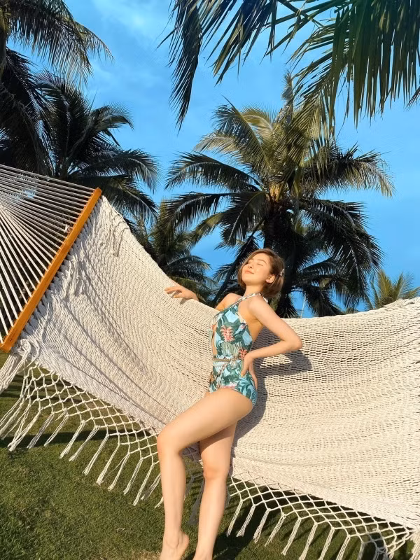 Hậu scandal, hiện tại Trâm Anh đang có cuộc sống không còn liên quan mấy đến làng giải trí. Theo dõi trang cá nhân của cô nàng có thể thấy hot girl này đang có cuộc sống vô cùng sung túc, vui vẻ, thường xuyên khoe ảnh du lịch sang chảnh cùng hội bạn.