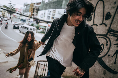 Cả hai từng yêu nhau và chia tay vào năm 2018. Một năm sau, Mây đăng story bóng gió chuyện Khói bội bạc, ngoại tình.