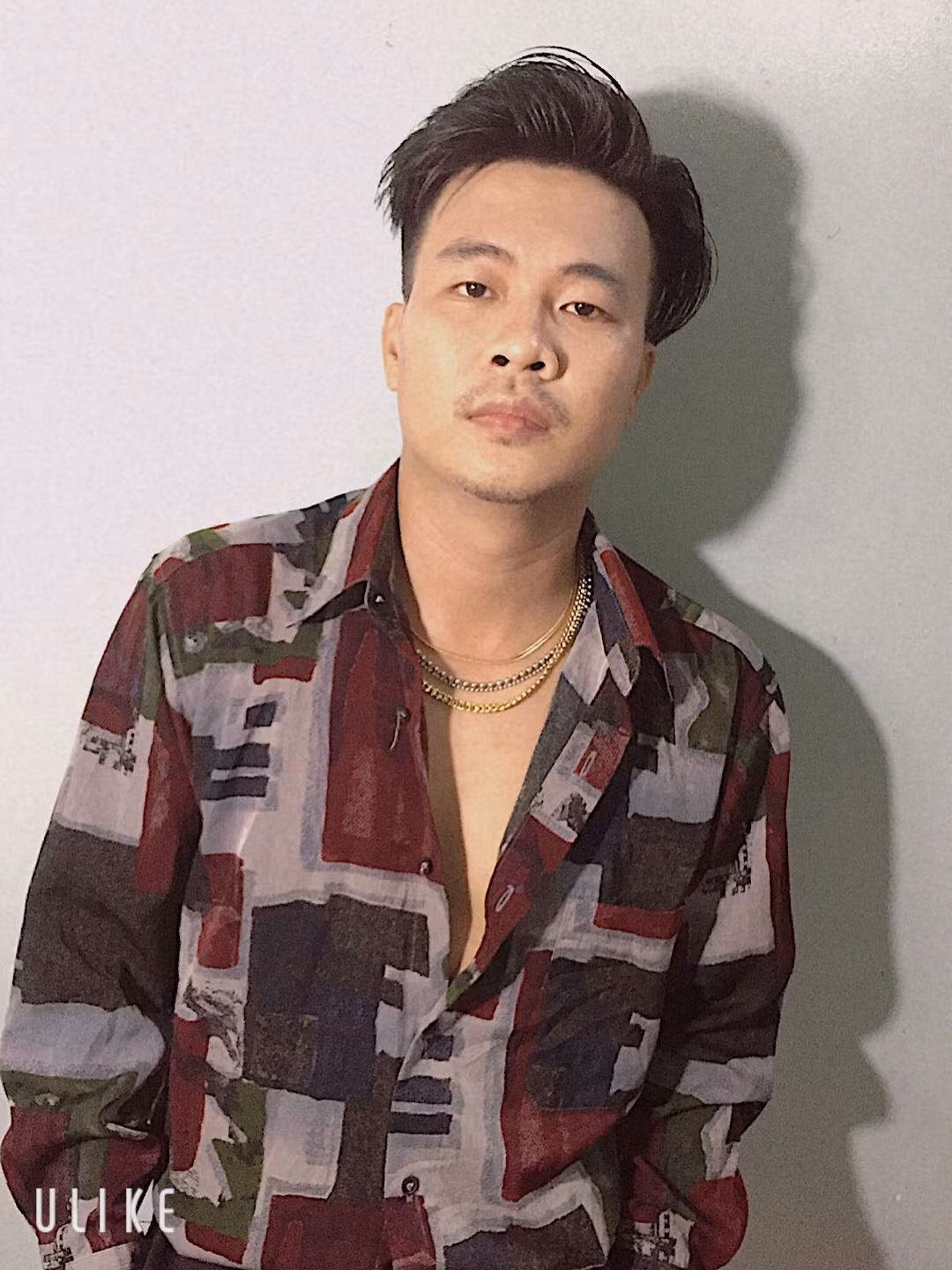 Tài Smile vui mừng chia sẻ thêm rằng, cách đây một tháng, anh đã nhận được nút bạc Youtube, đây là động lực để anh tiếp tục cho ra lò nhiều sản phẩm hơn nữa.