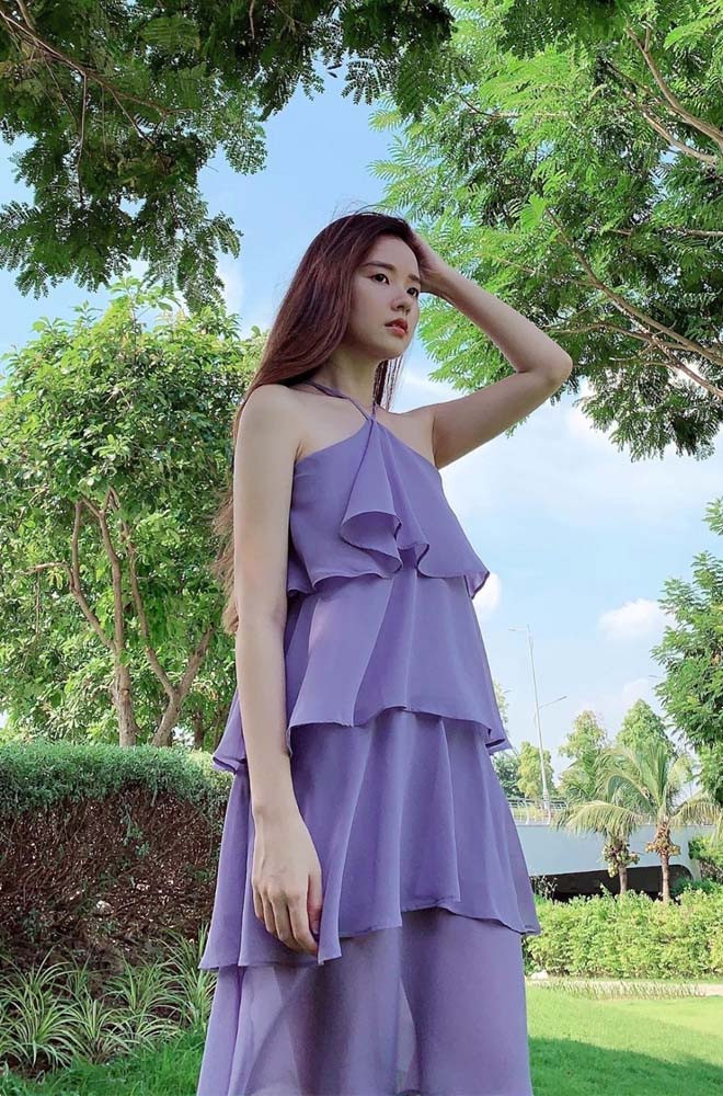 Nữ diễn viên không chỉ hoạt động ở lĩnh vực nghệ thuật mà còn thành công khi lấn sân sang kinh doanh. Ở tuổi 31, Midu được đánh giá ngày càng xinh đẹp, trẻ trung và đa tài ở nhiều lĩnh vực.