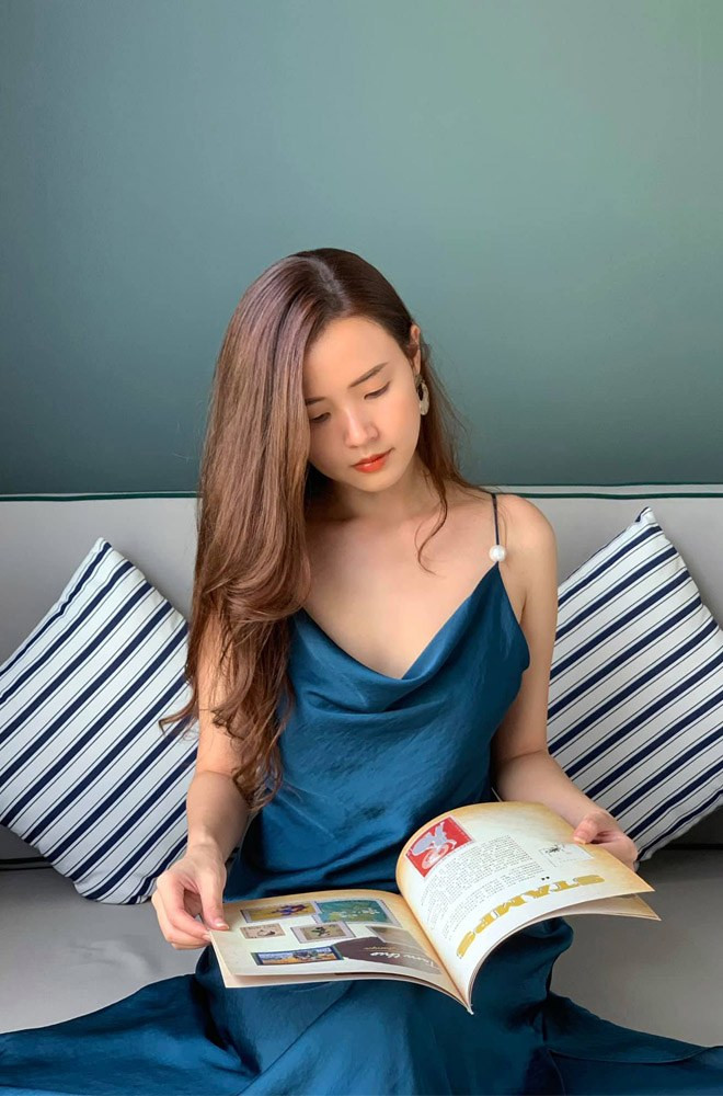 Việc phấn đấu từ trợ giảng lên chức danh giảng viên chính thức đã thể hiện sự cố gắng không ngừng của ngọc nữ đời đầu này.