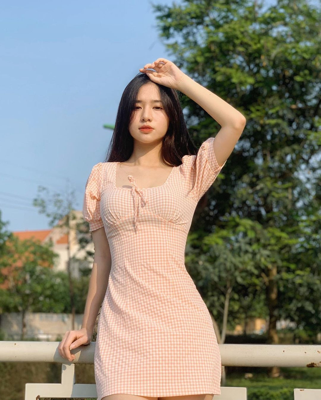 Thông tin Trọng Hùng có bạn gái đã nhanh chóng thu hút sự chú ý của người hâm mộ. Bạn gái tiền vệ CLB Thanh Hóa tên là Mai Linh, cô là cái tên khá nổi bởi cô nàng sở hữu nhan sắc tinh khôi, thuần khiết với gương mặt đẹp và nụ cười tỏa nắng.